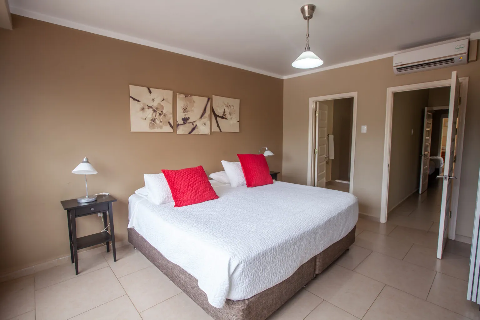 Apartamento de dos dormitorios con terraza, foto 1